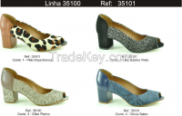 Ladies heeled Clogs