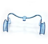 cheek retractors