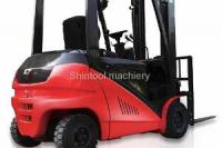 Electric forklift