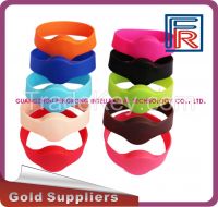 Access control/spa/Fitness/swimming/suana/water park RFID silicone wristband with 125khz/13.56mhz chip