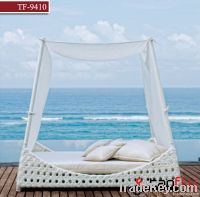 TF-9410White wicker sofa bed/patio bed lounger