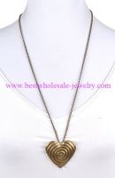 Heart pendant necklace