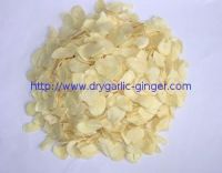 Dried garlic flakes