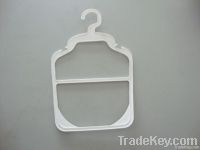 pet hangers, plastic pet hangers, pet clothes hangers