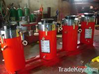 Hydraulic lock nut cylinders