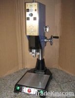 Ultrasonic plastic welding machine