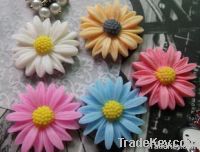 Matte and glossy resin flower cabochons for diy jewelry