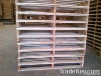 U-Globe Wooden Pallets