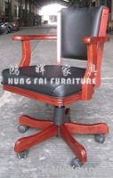 Hung fai solid wood swivel lift tilt game caster chair