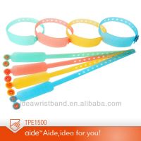 Plastic entertainment wristband TPE1500