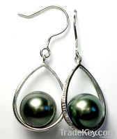 Black Pearl Drop Earrings