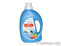 Liquid laundry detergent