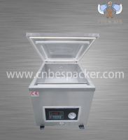 Vacuum sealing machine