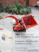 Auto feeding wood chipper